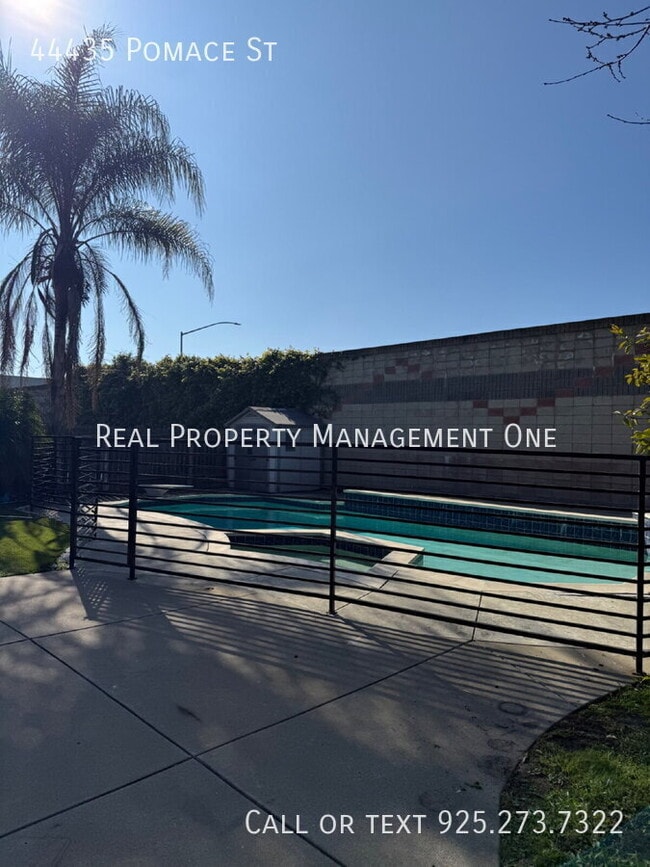 Building Photo - 44435 Pomace St