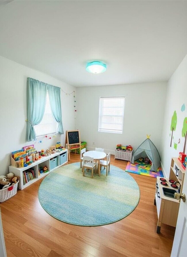 Building Photo - 6134 Buchanan St