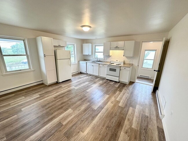 Building Photo - Beautifully Remodeled 2BR / 1.5BA Home – Private Setting with Scenic Farm Views