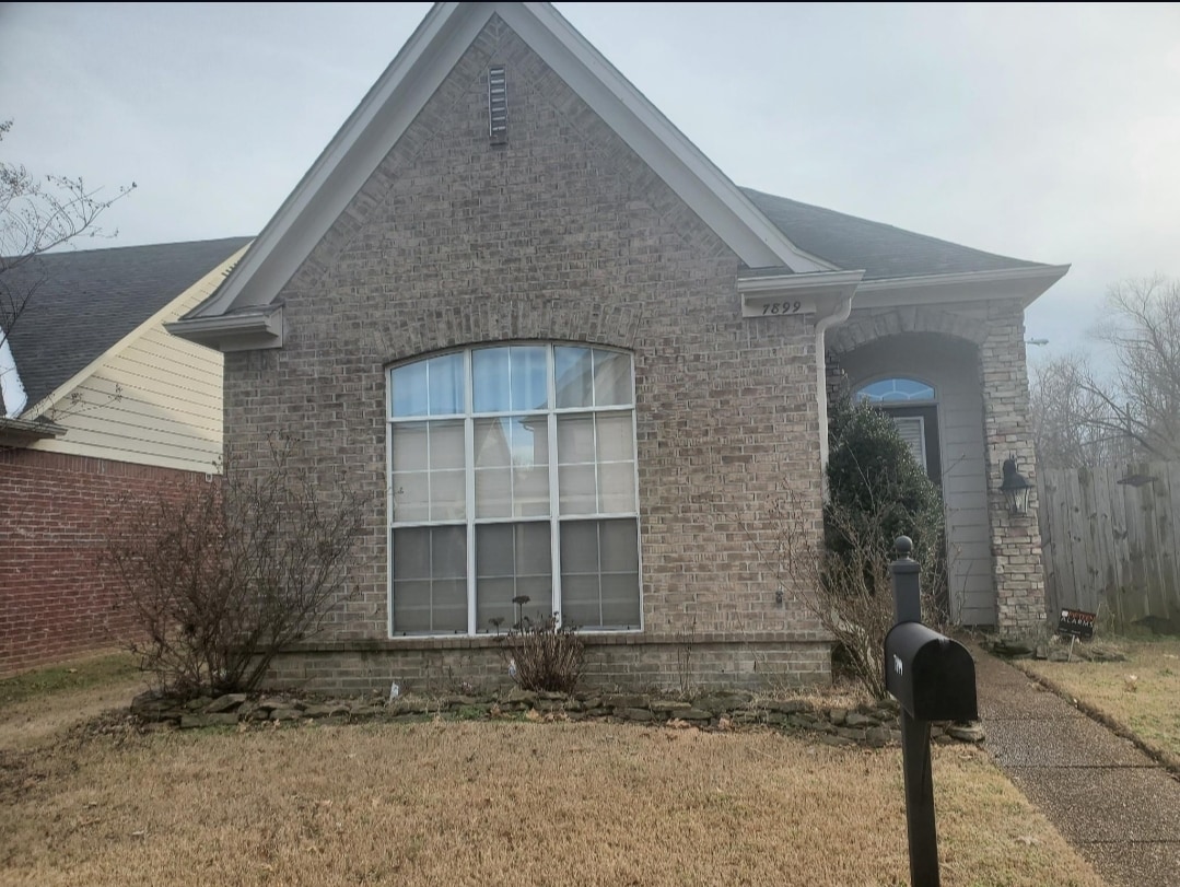 Building Photo - 7899 Rushmeade Cir N