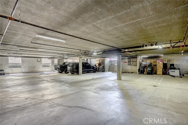 Building Photo - 165 N Kenneth Rd