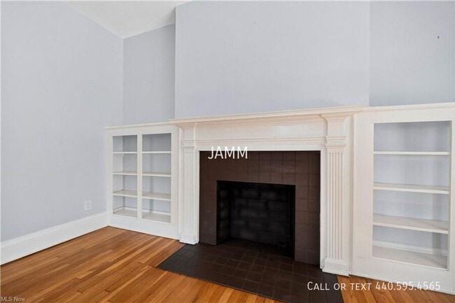 Building Photo - 2205 Briarwood Rd