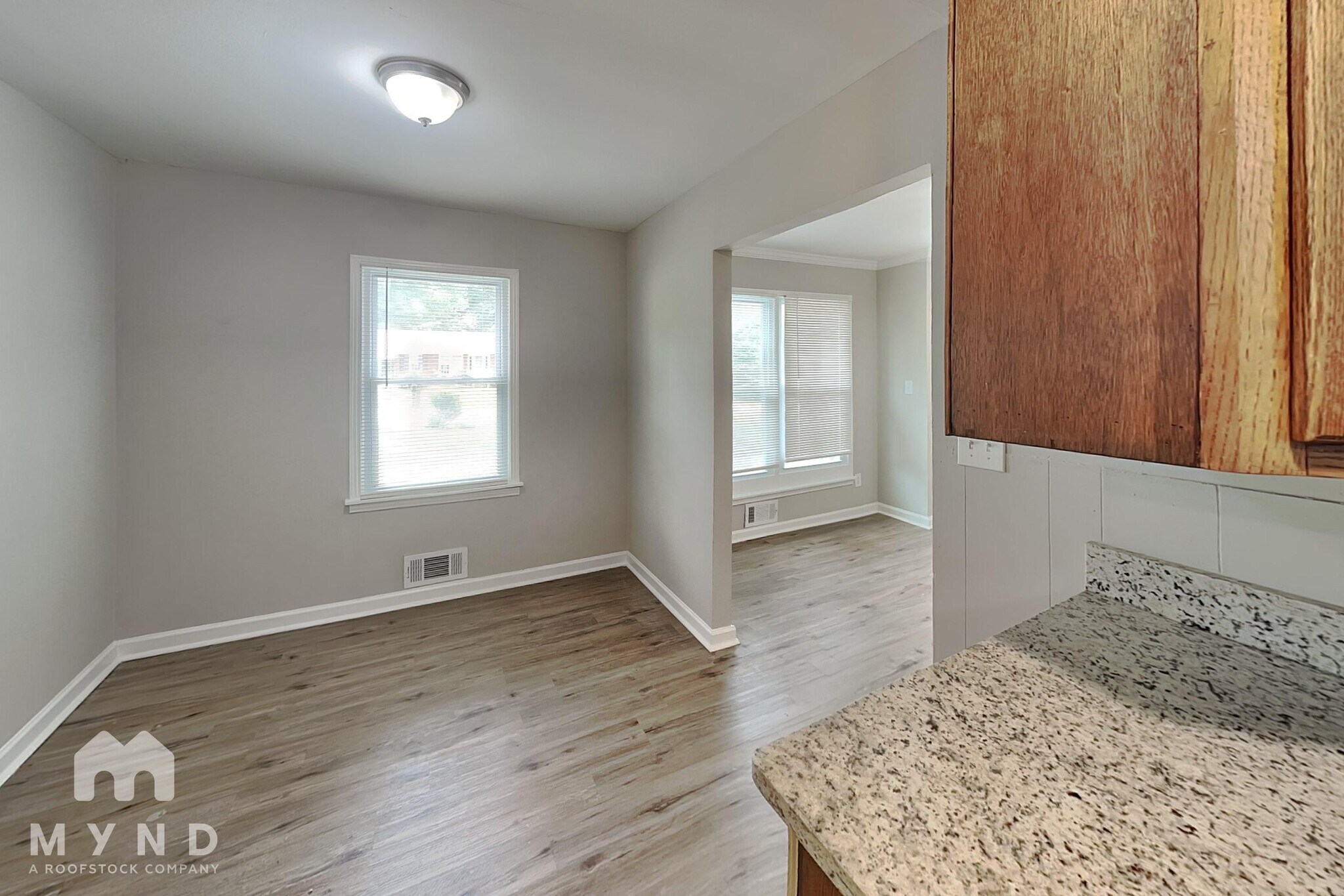 Building Photo - 6345 Oakview Ln