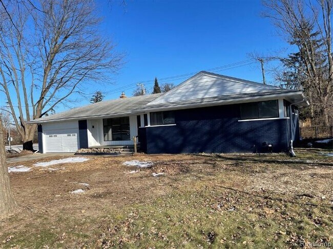 Building Photo - 30076 Orchard Lake Rd