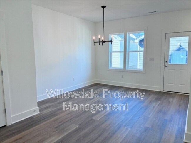 Building Photo - 565 Folk Song Wy