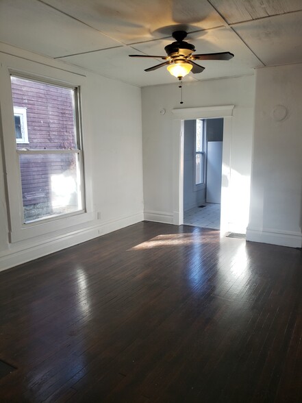 Building Photo - 23 N Morris St
