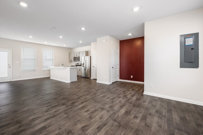 Building Photo - 317 Stream Valley Ct