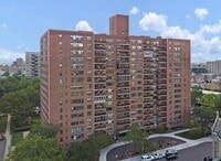 Building Photo - 10 Huron Ave