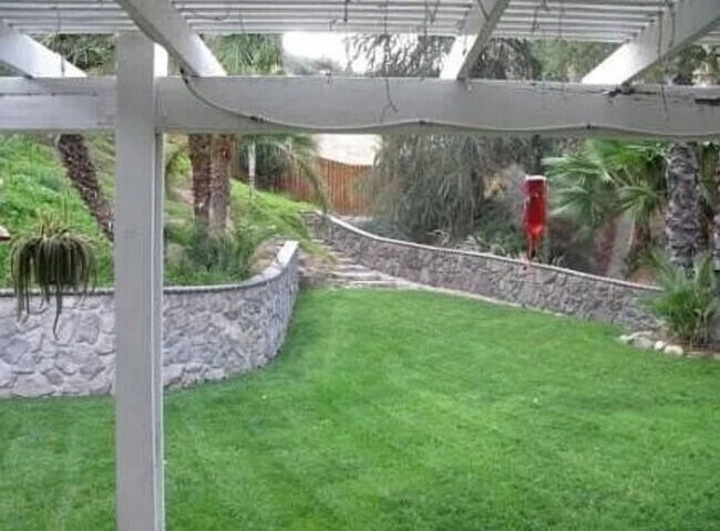 Building Photo - Lovely One Level home in Valencia!