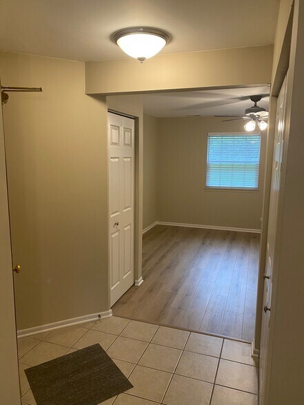 Building Photo - 15 Gant Cir