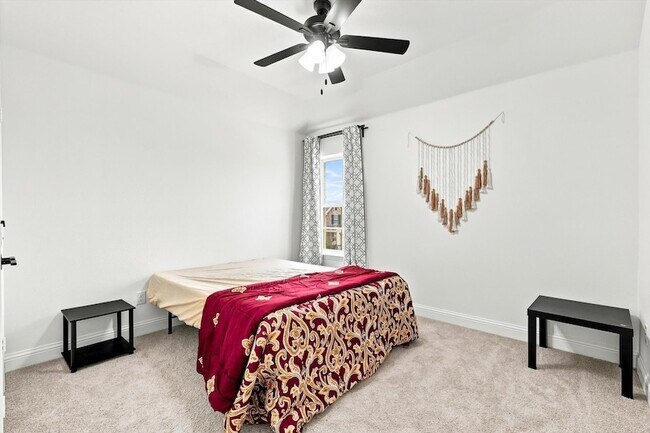 Building Photo - 1717 Canals Dr