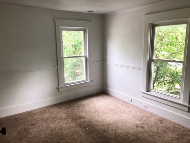 Building Photo - 410 Olive St