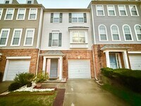 Building Photo - Stunning 3BD, 4BA Morrisville Townhome in an HOA Community with Premier Amenities & Near RDU Airp...