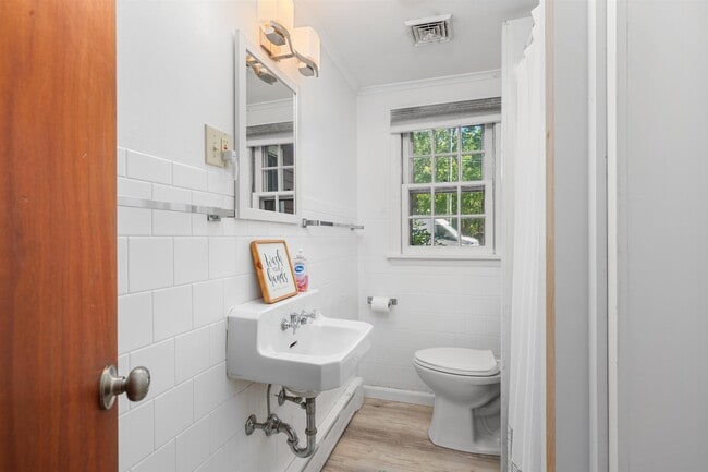 Building Photo - 468 Union Ave