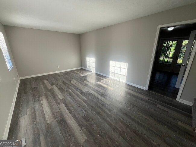 Building Photo - 6653 Bedford Rd