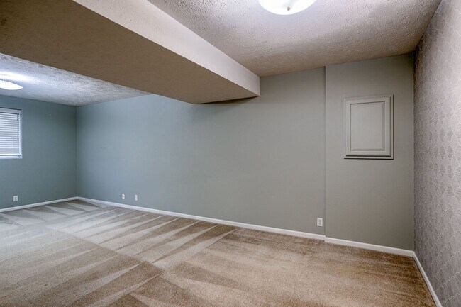 Building Photo - Must See 3 Bedroom In Coyote Run!!