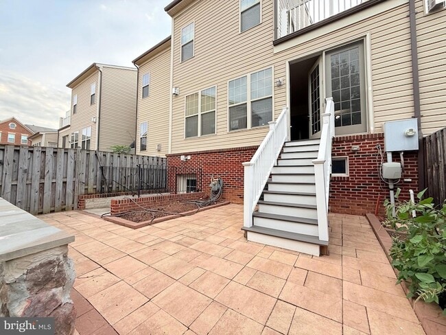 Building Photo - 42331 Benfold Square
