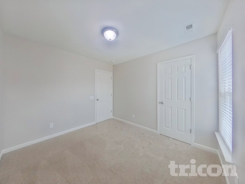 Building Photo - 1305 Peach Park Ln