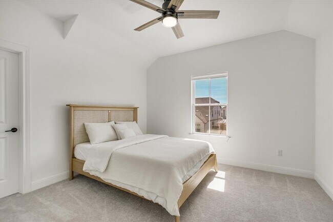 Building Photo - 217 Turnbuckle Bnd