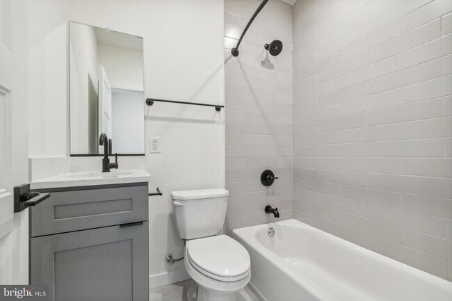 Building Photo - 6211 Woodbine Ave