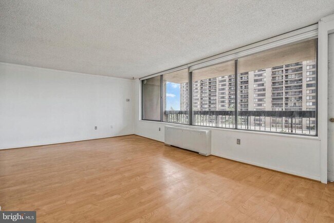 Building Photo - 3701 S George Mason Dr