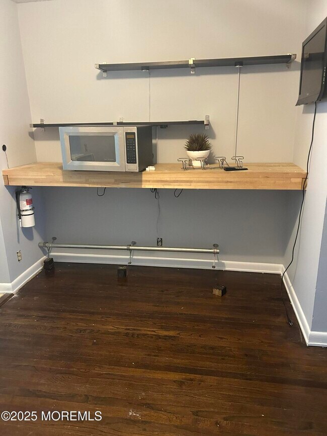 Building Photo - 661 Ocean Ave N