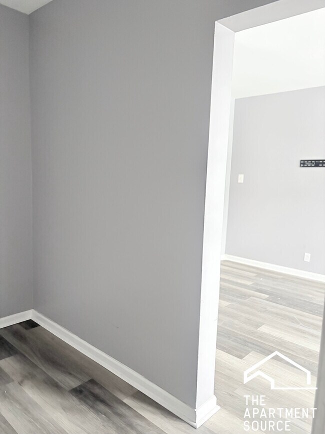 Building Photo - 6226 S Western Ave