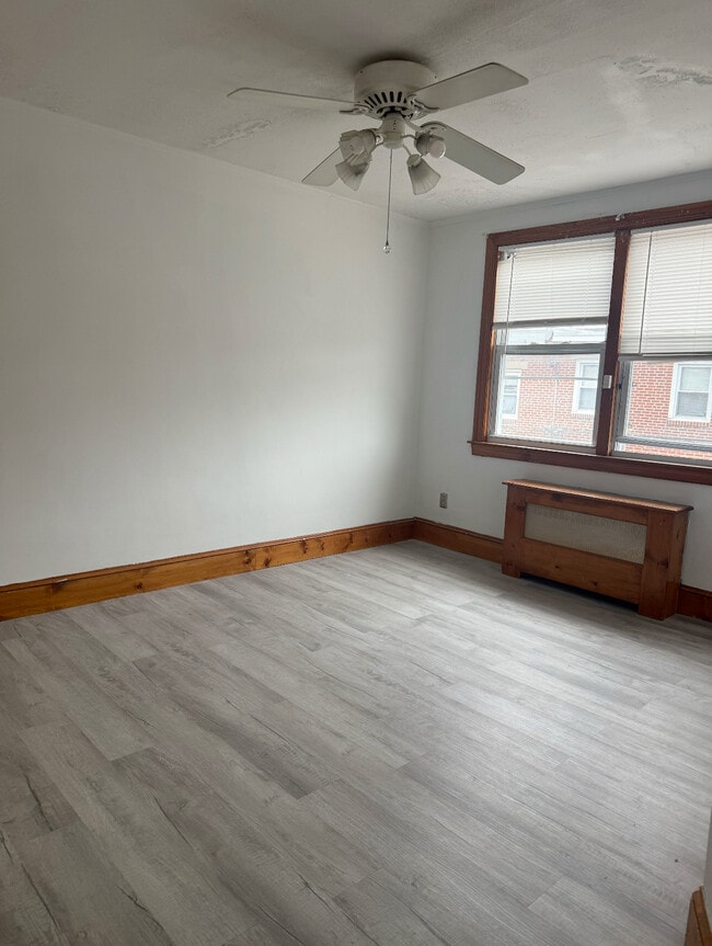 Building Photo - 817 Eaton Rd