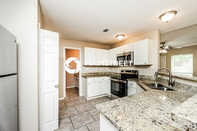 Building Photo - 4 Bedroom Pet-Friendly Home in Mesquite, TX with Main Street Renewal
