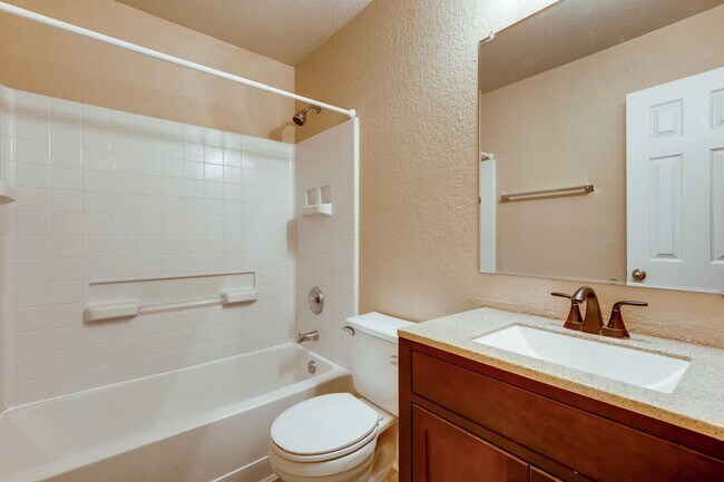 Building Photo - Charming one story home!