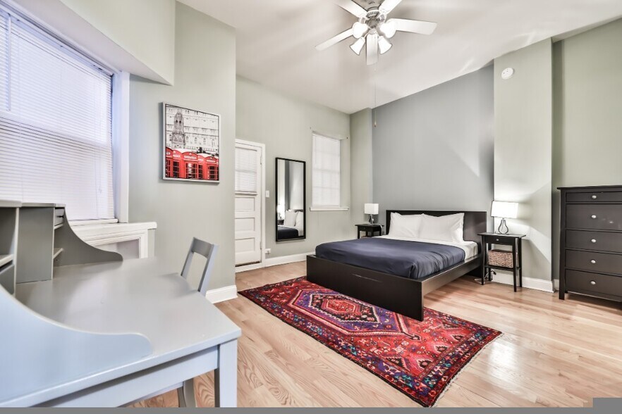 Building Photo - 1851 N Lincoln Ave