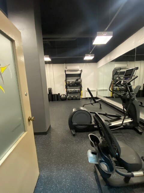 Building Photo - 3550 N Lake Shore Dr