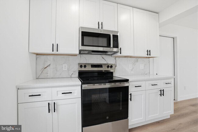 Building Photo - 20 Redbrook Ln