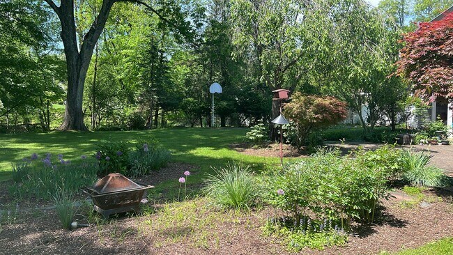 Building Photo - 56 Capral Ln