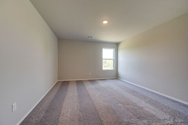 Building Photo - BRAND NEW! 4 Bed 2 Bath Home in Newcastle!