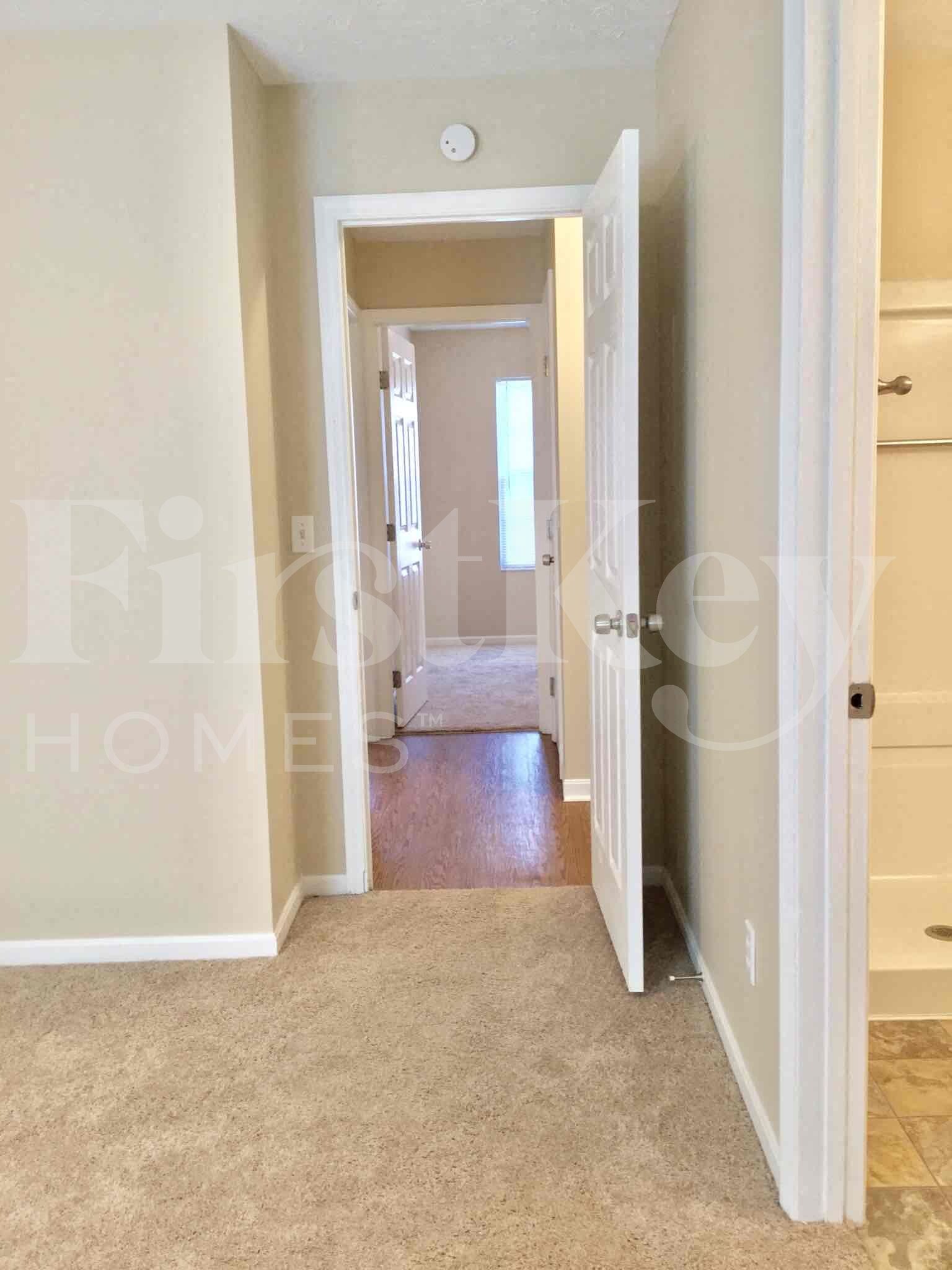 Building Photo - 687 Bobolink Ct