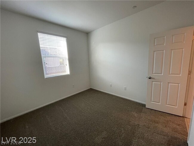 Building Photo - 645 Bellus Pl