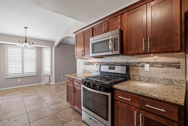 Building Photo - 7000 Long Meadow Dr