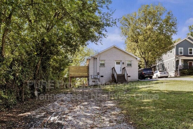 Building Photo - 622 Maplewood Ln