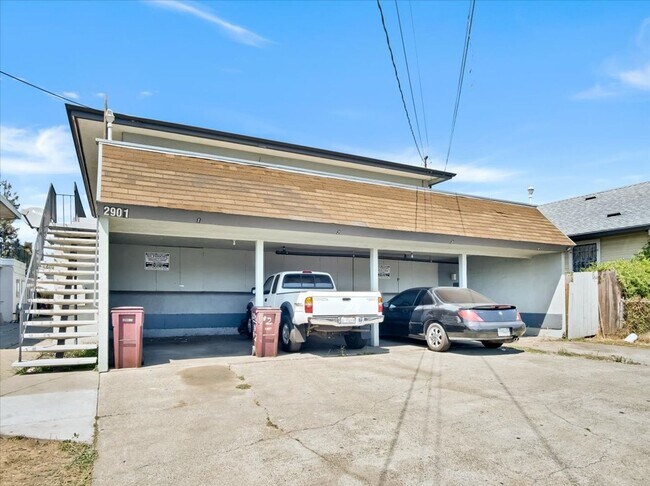 Building Photo - 2901 Octavia St