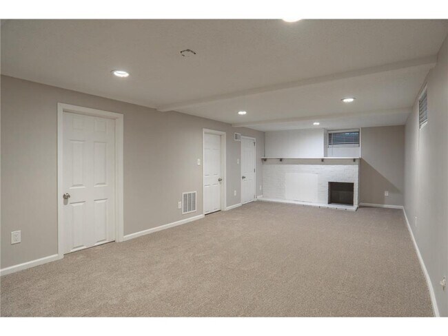 Building Photo - 6418 Knoll St