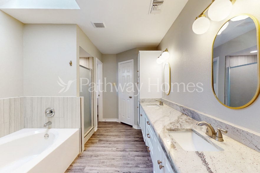 Building Photo - 608 Westway Dr
