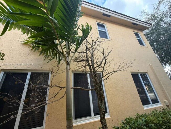 Building Photo - 1737 Carvelle Dr