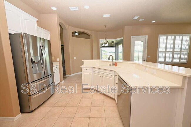 Building Photo - 2618 High Ridge Dr