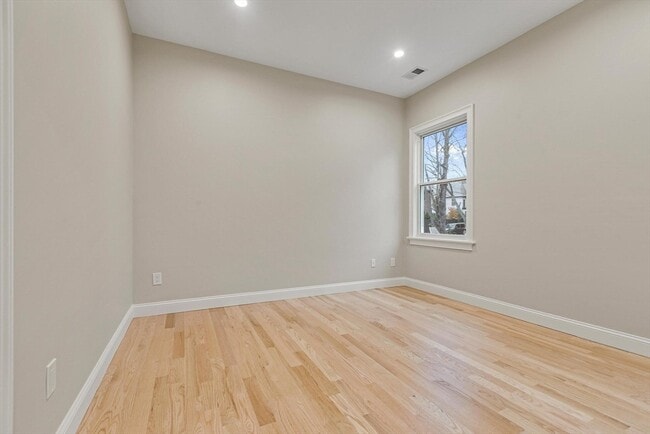 Building Photo - 14 Newell Rd