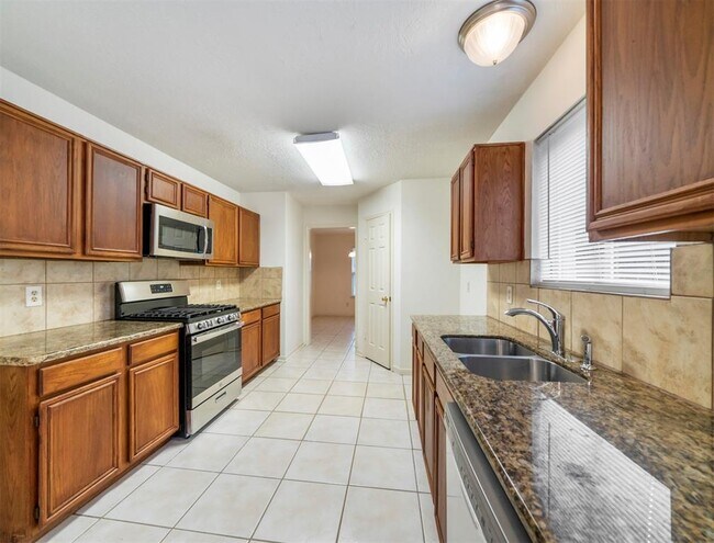 Building Photo - 4906 Pleasant Plains Dr