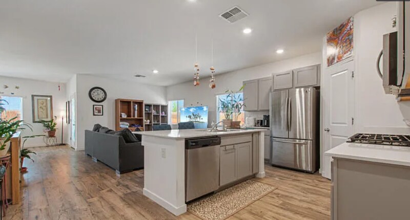 Building Photo - 675 Mahogany Dr