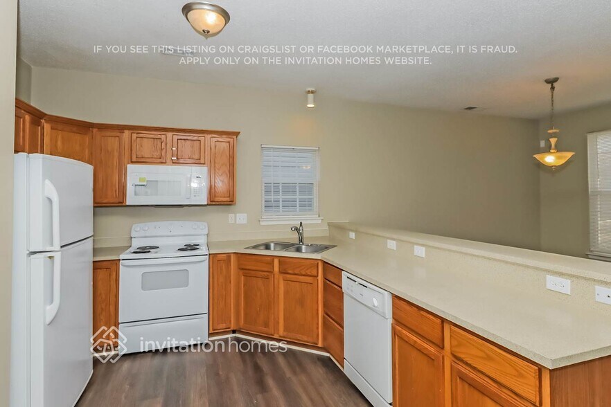 Building Photo - 12522 Deaton Hill Dr