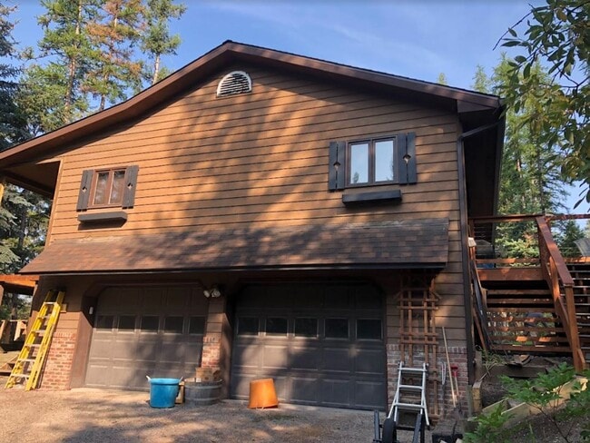Primary Photo - Wonderful Unfurnished 3 Bed 3 Bath Home ou...