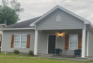 Building Photo - 405 20th St E